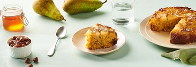 Gâteau renversé poire, noisettes et miel