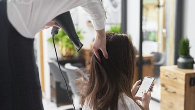 Offre d'emploi  : coiffeur ou coiffeuse titulaire d'un brevet 