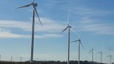 Une visite autour des éoliennes à Cormainville 