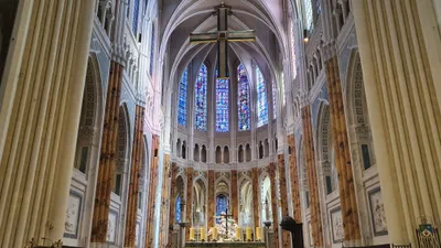 La cathédrale de Chartres rend hommage au pape François