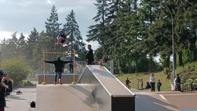 Championnats d'Europe de skate cross, deux médailles pour Adonis Vicq