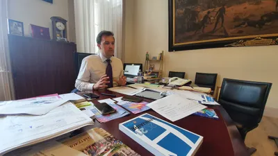 Le président en "live" sur Facebook
