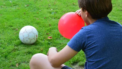 Quels sont les risques à consommer du "gaz hilarant", prisé par les...