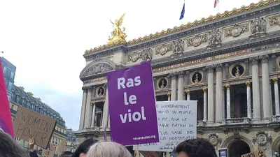 Orléans, Tours, Auxerre : des rassemblements de soutien à Gisèle...