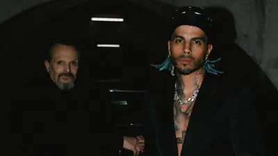 Rauw Alejandro révèle une nouvelle collaboration surprise avec "Si...