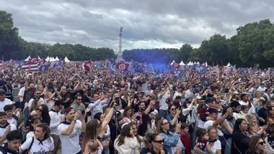 Photos : l'UBB a fêté son titre dans les rues de Bordeaux 