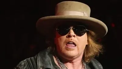 Guns N’ Roses : Axl Rose accusé d’agression sexuelle