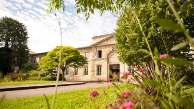 Bordeaux  : le Lycée Gustave Eiffel évacué suite à une alerte à la...