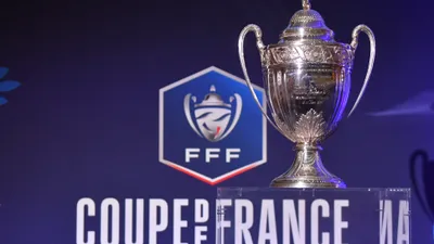 Foot : le trophée de la Coupe de France exposé à Grande-Synthe ce...