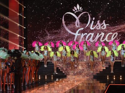 Châteauroux : les candidates Miss France paradent en ville le 3...