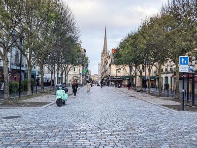 Bordeaux : la place des Capucins a fait sa mue
