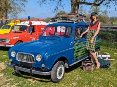 4L, motos des années 30... Des véhicules de collection mis aux...
