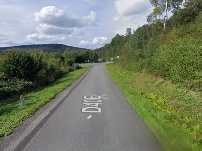 Une voiture fait plusieurs tonneaux et le conducteur prend la fuite...