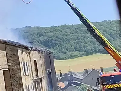 57 pompiers mobilisés après un violent feu de hangar