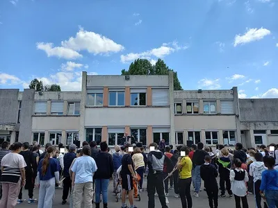 Tambours de fête a commencé