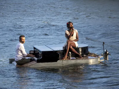 Un concert flottant à Illiers-Combray 