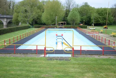 🔊 Noyé sous les inondations, cette piscine reprend vie avant l'été