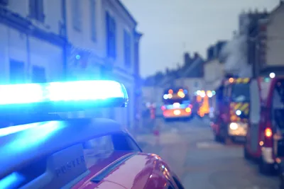 Deux habitations et un camping-car incendiés à Néron