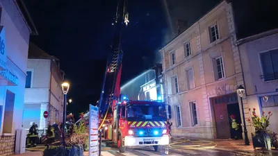 🔊 Violent incendie en cœur de ville de Cloyes