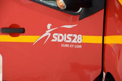 Un feu se propage à du matériel de chantier