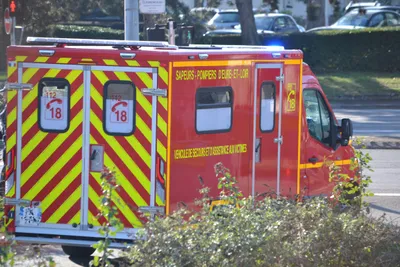 Trois blessés dans une sortie de route à Lamblore