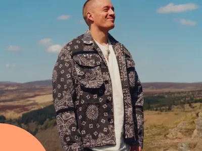 "Kiss me", DERMOT KENNEDY