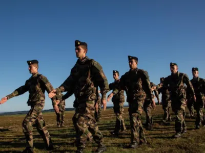 Le débat sur le service militaire refait surface en Europe : la...