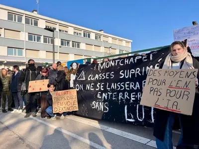 Une soixantaine de personnes mobilisées au lycée Montchapet 