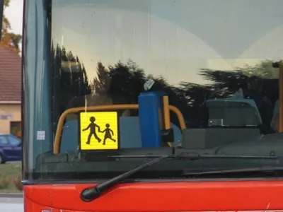 Oise : un chauffeur de bus fait un malaise sur l’A1 avec 31 enfants...