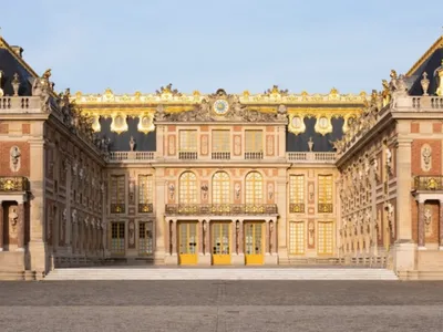 Arnaque aux chaises à Versailles : des amendes à 6 chiffres prononcées