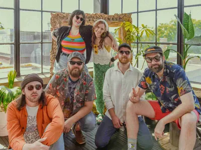 FG CHIC : Sunshine Makers, La Lumière Musicale Qui Irradie l'Été 2025 