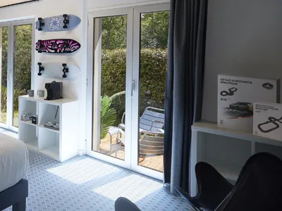 Quand Renault customise une chambre d’hôtel du Jo&Joe Hossegor...