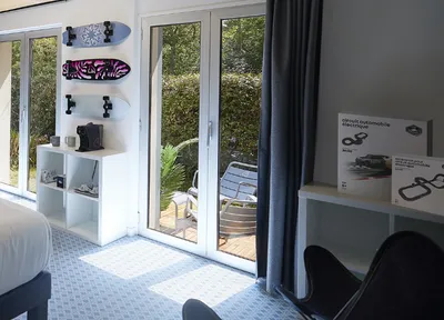 Quand Renault customise une chambre d’hôtel du Jo&Joe Hossegor...