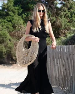 FG CHIC IBIZA : Margot Robbie et l'Objet du Désir : Le Rond...
