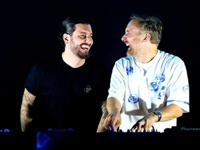 David Guetta et Alesso dégainent leur morceau Never Going Home Tonight