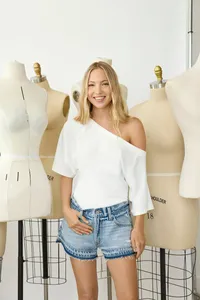 FG CHIC : Lila Moss ressuscite l'esprit Y2K : L'hommage Denim à...