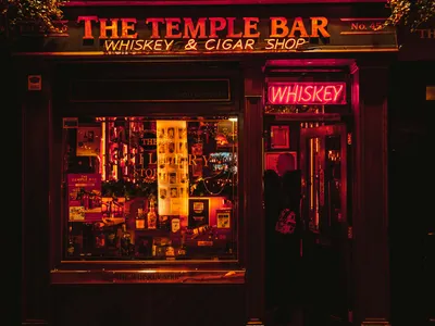 Ouverture tardive, plus de concerts… les pubs anglais chouchoutés...