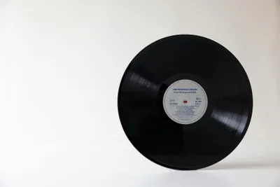 Vos minimix de la semaine : Kavinsky, Année 2015, James Hype…