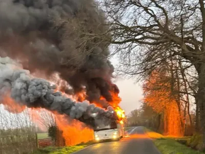 Maine-et-Loire. Un car scolaire s'embrase entre Candé et La Cornuaille