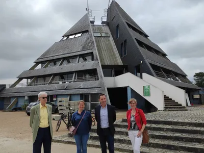 Angers. Guinguette, salle de musculation, scolaires, bureaux......