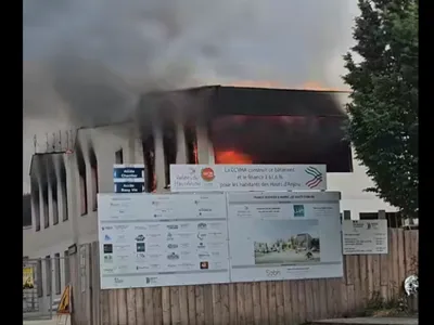 Châteauneuf-sur-Sarthe. La nouvelle mairie ravagée par les flammes