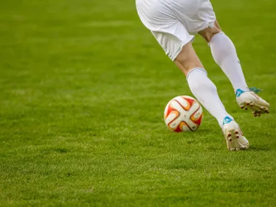 En Mayenne. Un joueur roué de coups lors d'un match de football 