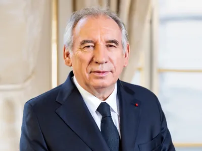 Cap sur l’avenir : François Bayrou défend, à Saint-Nazaire, une mer...