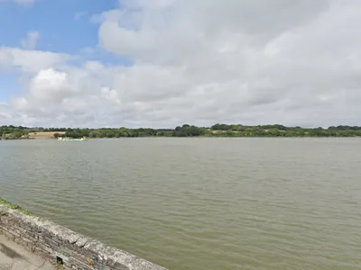 Une fillette de 11 ans venue d’un camp nantais meurt noyée dans un...