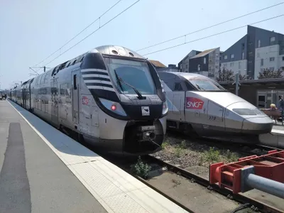Le trafic SNCF paralysé dans le sud Bretagne par une souche d’arbre