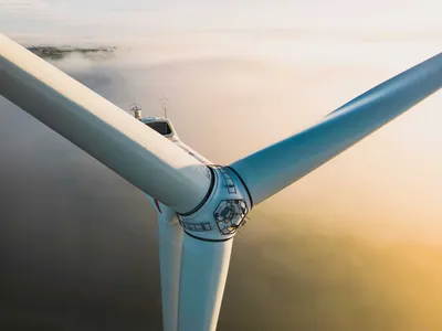 Éoliennes en mer : la révolte gronde sur les côtes bretonnes et...