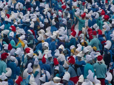 Landerneau, dans le Finistère, schtroumpfe le record du monde !