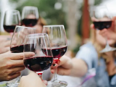 La consommation mondiale de vin atteint en 2024 son plus bas niveau...