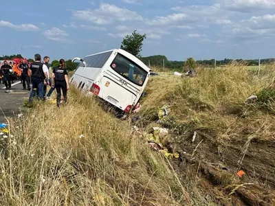 Accident de car sur l'A81 : trois blessés toujours "en soins...