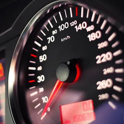 Il reçoit une amende de 121 000 euros pour excès de vitesse !